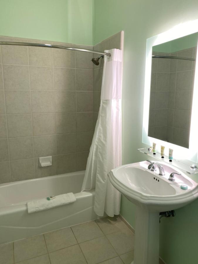 Elm House 3*