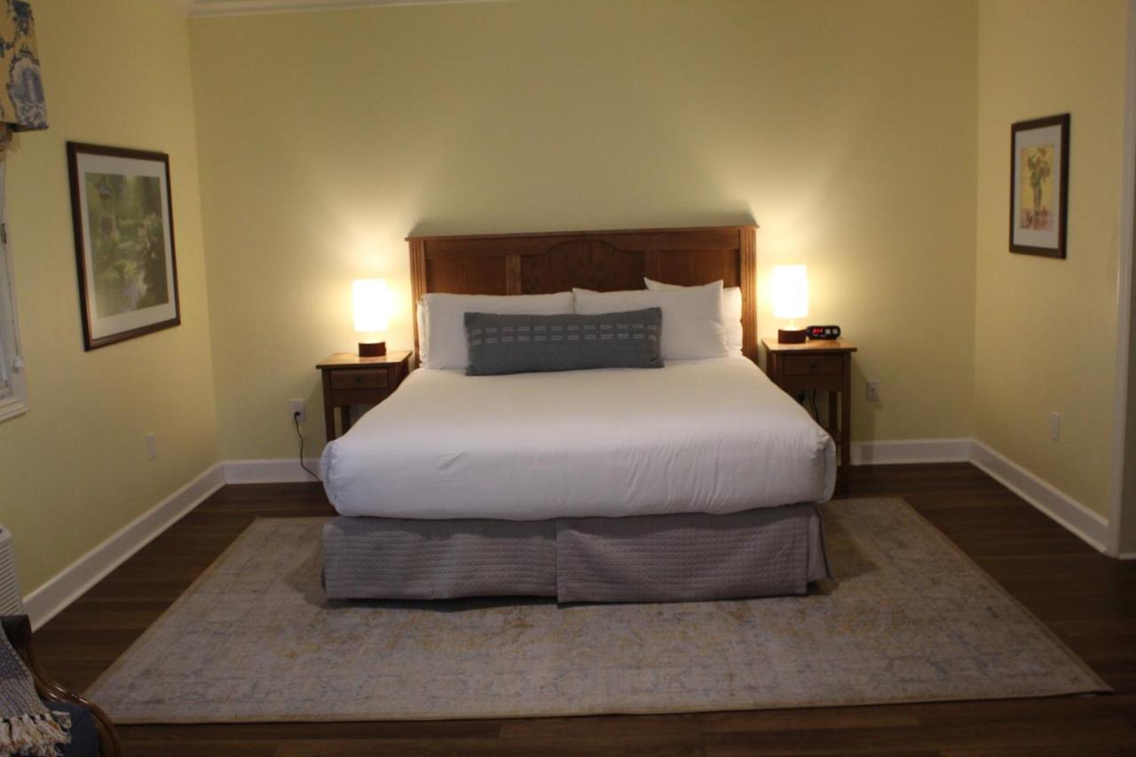 Elm House 3*