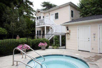 Elm House 3* Napa